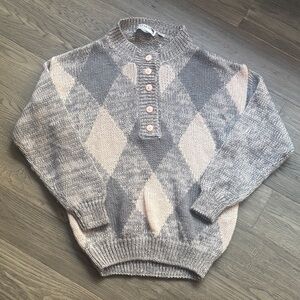 Astara | Vintage Gray and Salmon Pink Argyle Knit Sweater Size Medium
